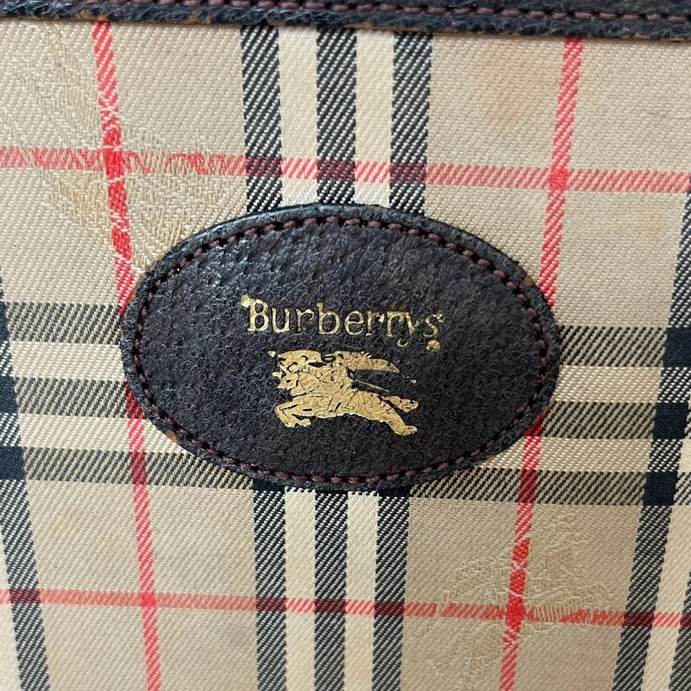Burberrys Vintage Beige and Red Check Toiletry Cosmetic Bag - Picture 2 of 9